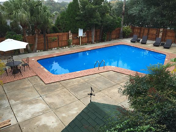 5th image of 2118 Edgehill Dr APT 108