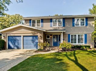 167 Acorn Ln, Libertyville, IL 60048