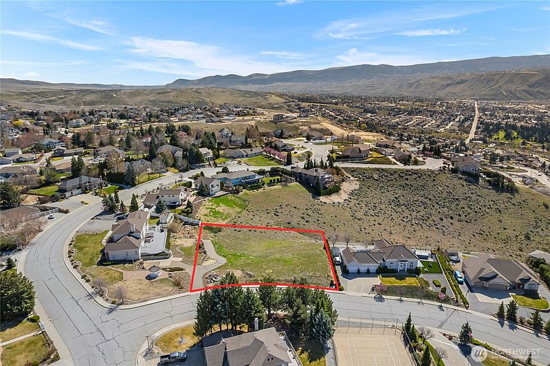 3rd image of 2450 Twin Peaks View