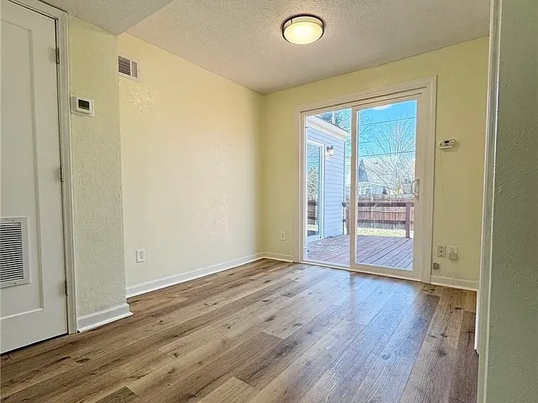 196 S Point Dr — Photo 9