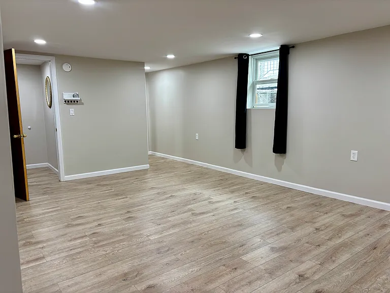 93 Vedder Ave #BASEMENT — Photo 4