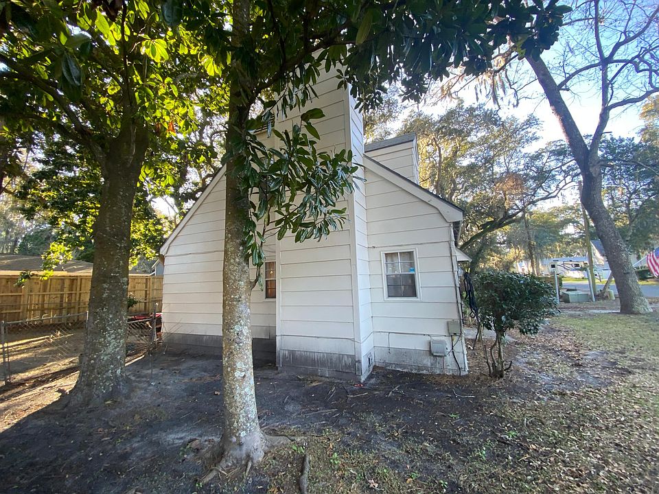 2nd image of 207 Palmetto St