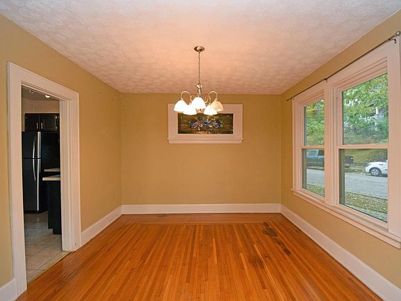3rd image of 5101 Grandview Pl