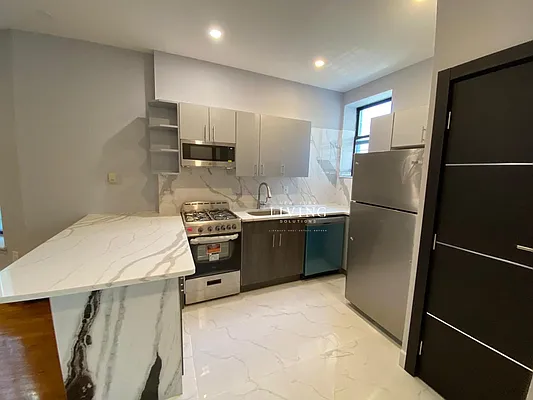 Rented by NY Living Solutions | media 21