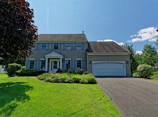 11 Bergen Woods Dr, Cohoes, NY 12047