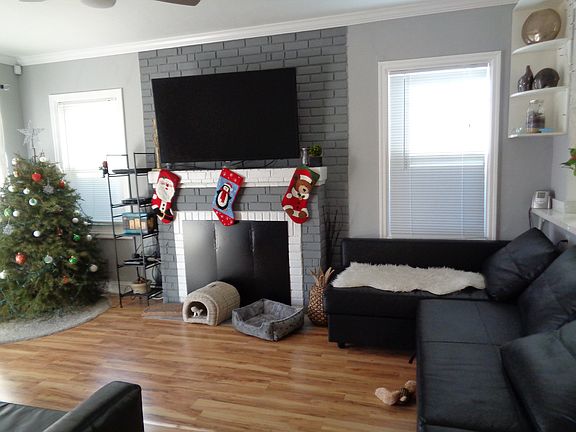 3rd image of 2721 Truman Ave