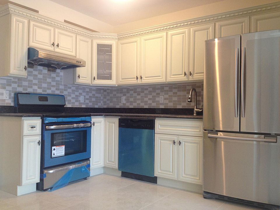 1st image of 3215 Leavitt St APT 4B