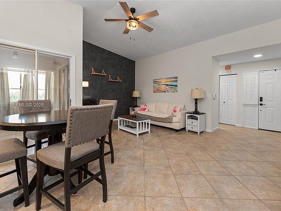 4th image of 715 SE 22nd Ln