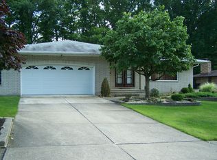 5205 Thoreau Dr, Parma, OH 44129