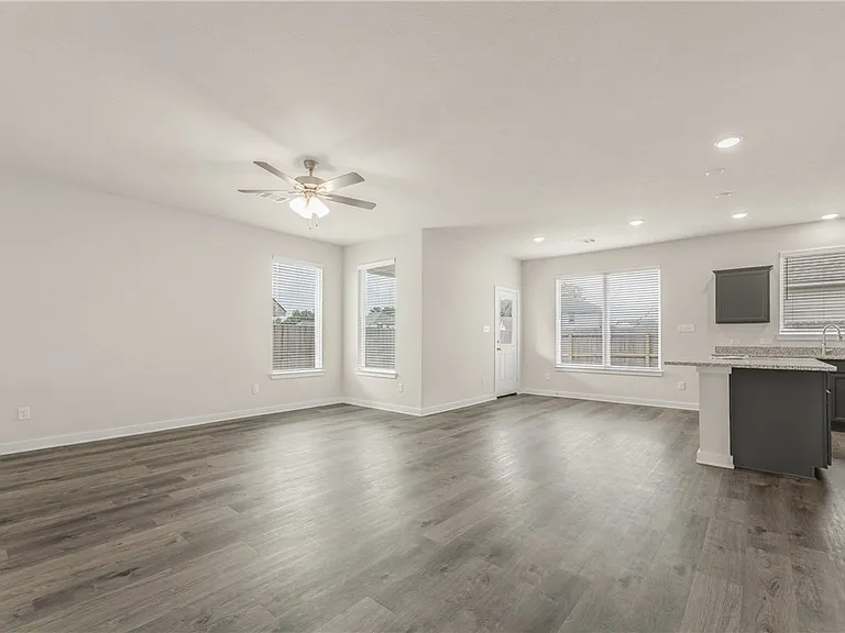 6004 Badger St — Photo 2