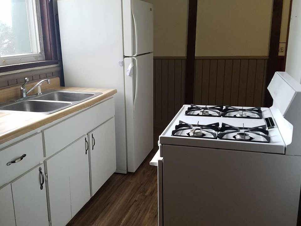 2nd image of 1904 6th St
