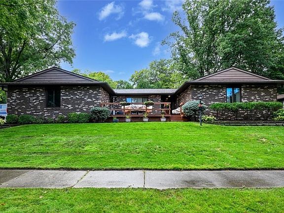 2nd image of 284 Fawnwood Dr
