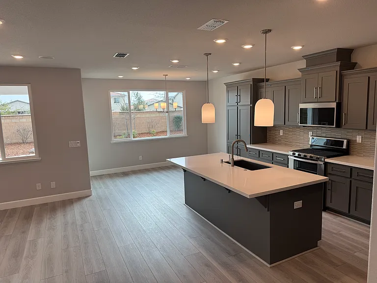1417 Wadsworth Cir — Photo 13