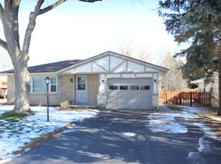 1113 Emerald Dr, Mount Pleasant, WI 53406