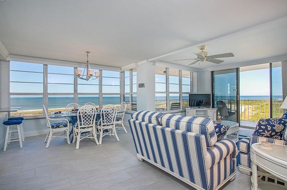 5th image of 380 Seaview Ct APT 412