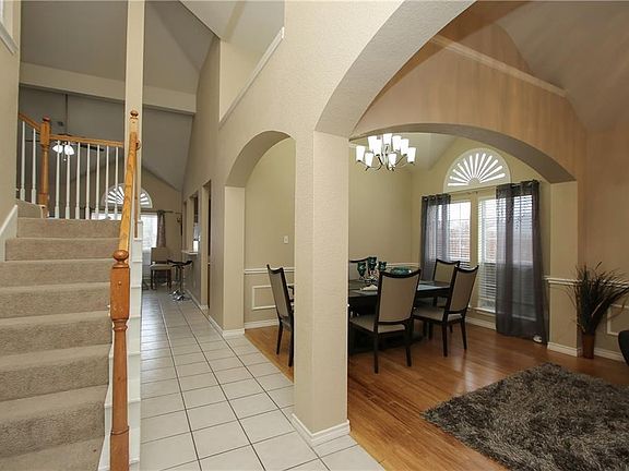 3rd image of 2444 Greenwich Dr