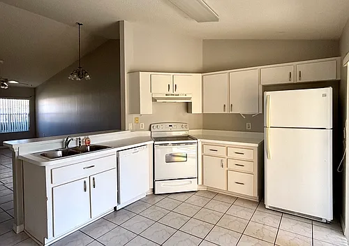 48 Raintree Pl #B Photo 1