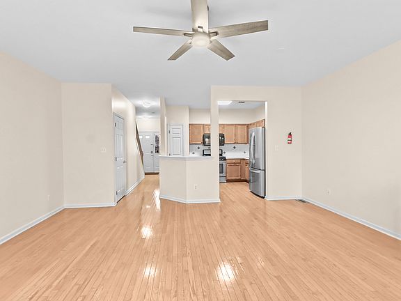 2nd image of 586 Brittany Cir #586
