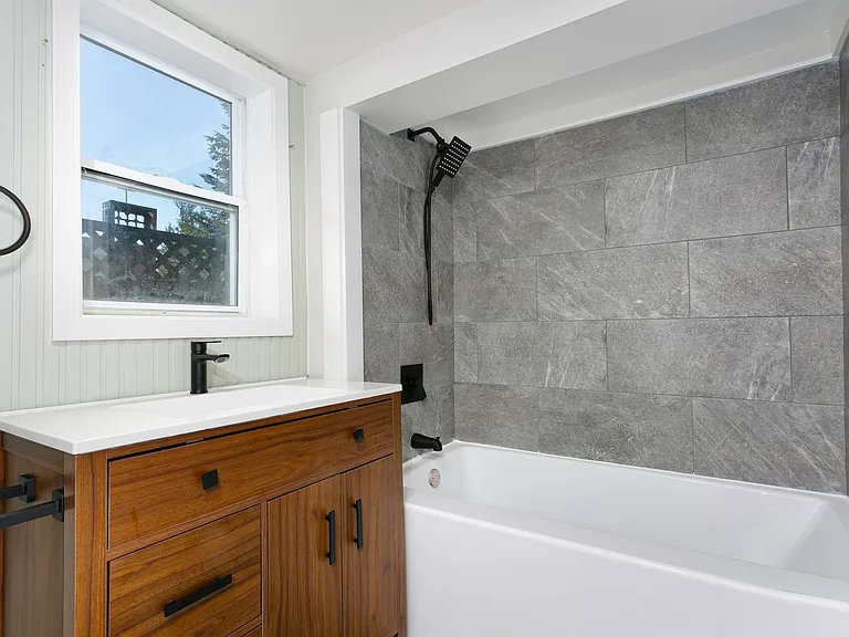 3833 S G St — Photo 7
