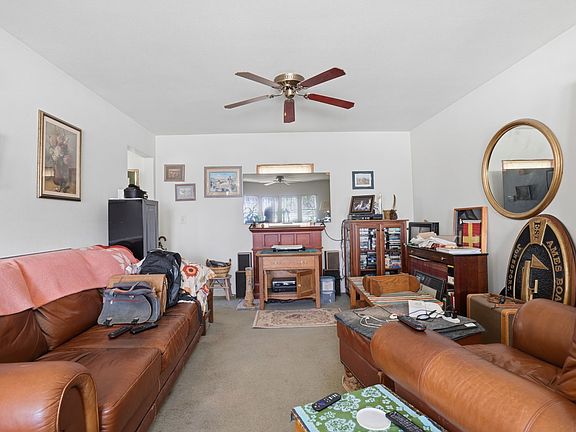 5th image of 200 N Sycamore Ave
