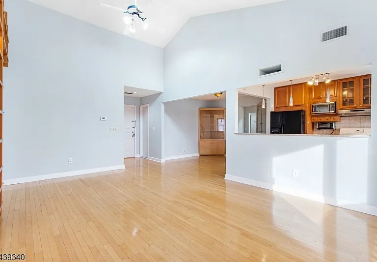33 Green Valley Ct — Photo 7