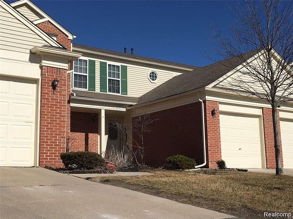 1st image of 43588 Yorkville Dr