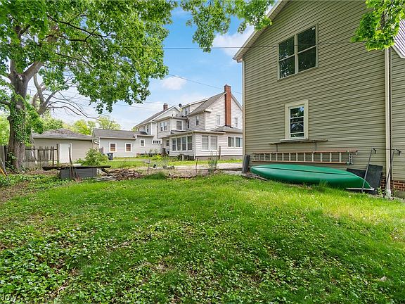 3rd image of 1359 Delia Ave