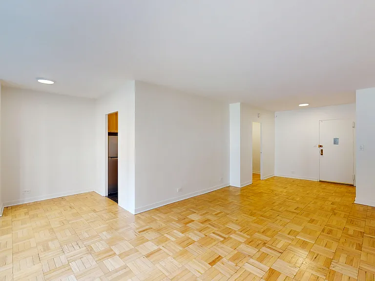 412 E 55th St #5E — Photo 2