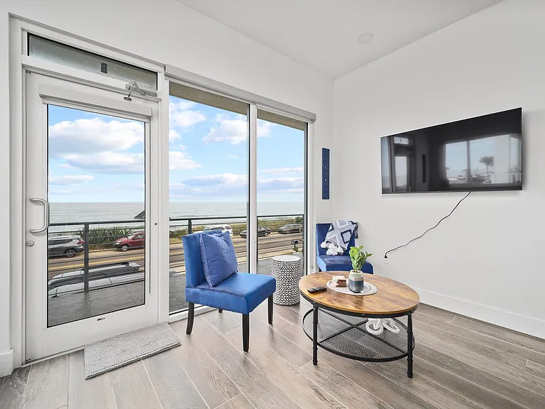 705 N Oceanshore Blvd #ID1051619P — Photo 4