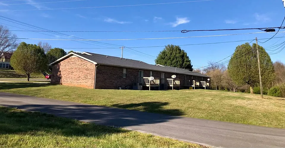 2 bed, 990 sqft, $1,300 — Photo 4