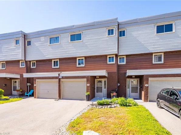 23 Watsons Ln #31, Hamilton, ON L9H 5G9