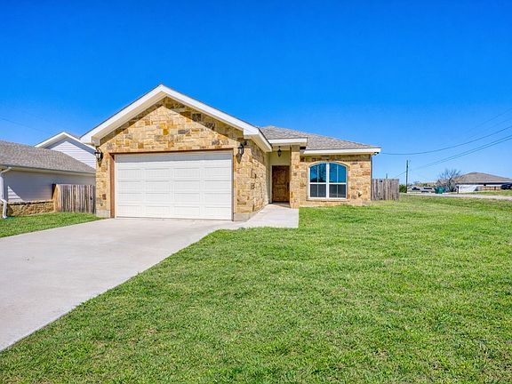 2nd image of 1516 stonecrest Drive