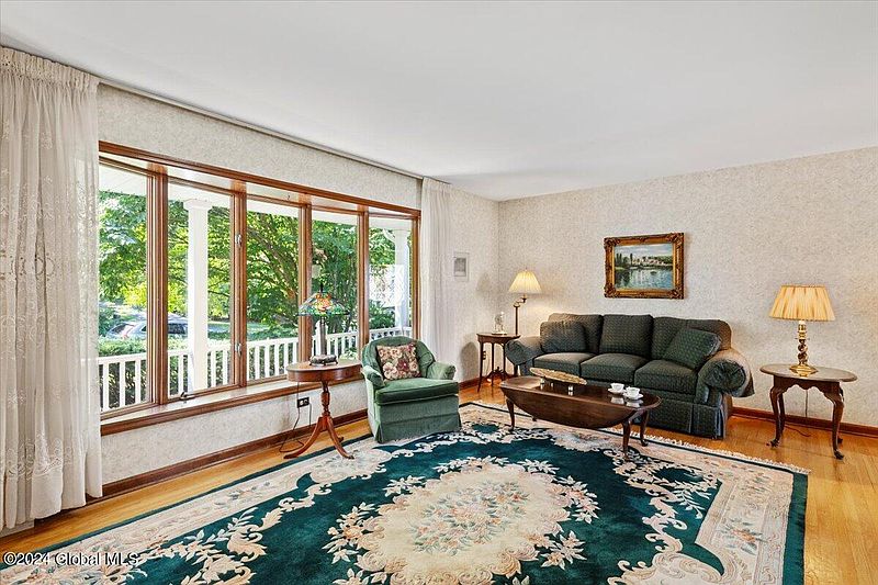 5th image of 9 Pheasant Ridge Drive