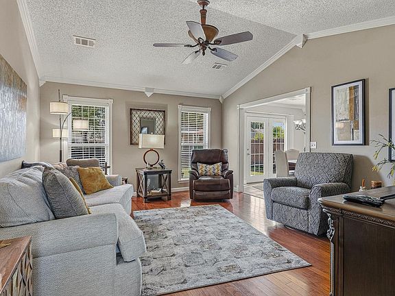 5th image of 2116 Sheffield Dr