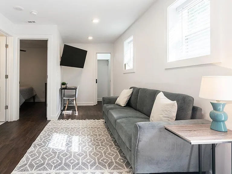648 Dearing St — Photo 8