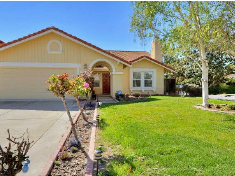 1st image of 37823 Bishop Ct