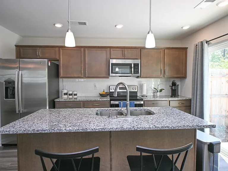 552 Kingfisher Ct — Photo 10
