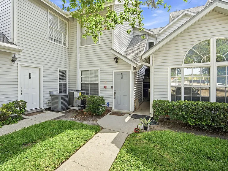 12287 Armenia Gables Cir — Photo 3