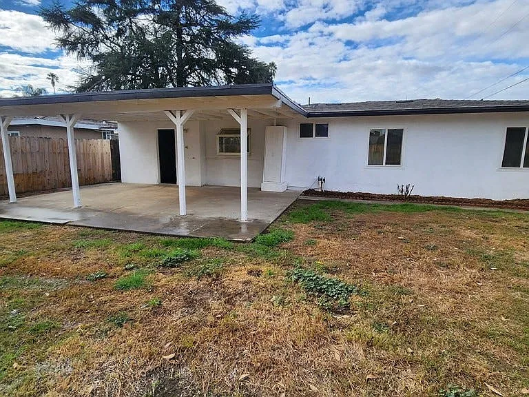 3975 Eileen St — Photo 38