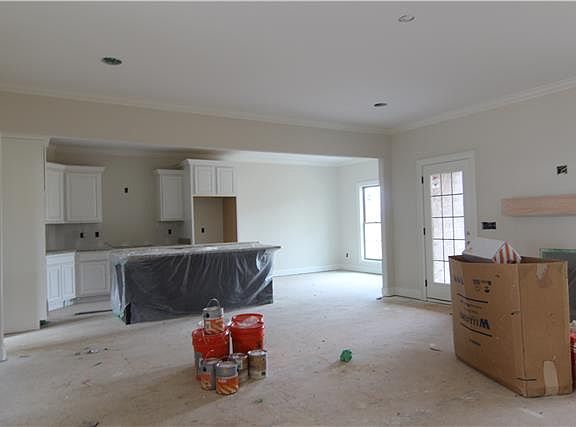 3rd image of 624 Tybarber Ave
