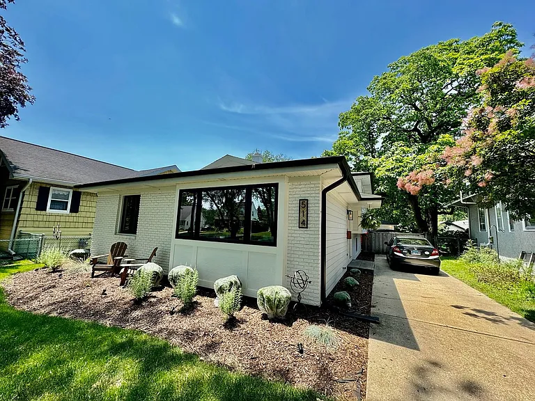 514 S Yale Ave — Photo 63