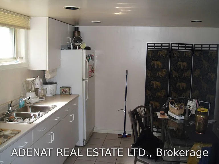 146 Fairholme Ave #BASEMENT — Photo 7