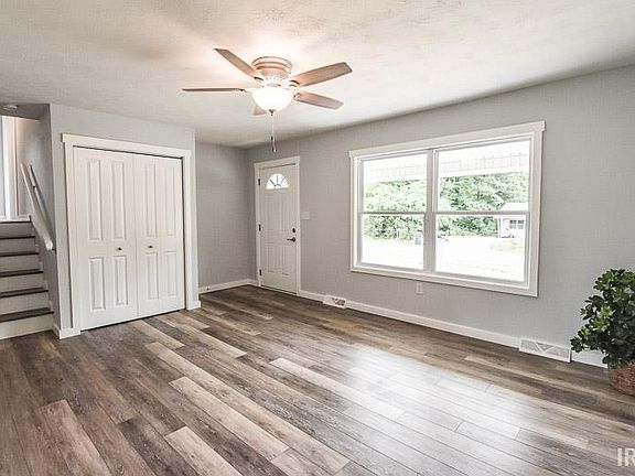 3rd image of 3715 W Oak Leaf Dr