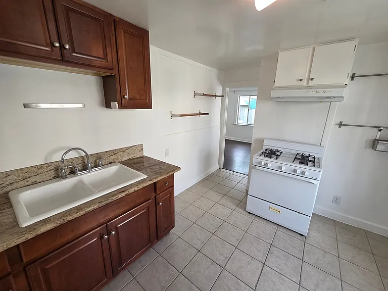 4628 York Blvd — Photo 9