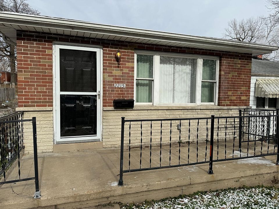 1st image of 2215 Montana St