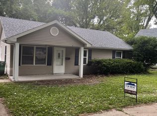 1015 N 12th St, Springfield, IL 62702