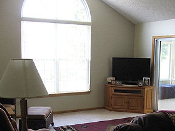 4th image of 1128 Cobblefield Dr