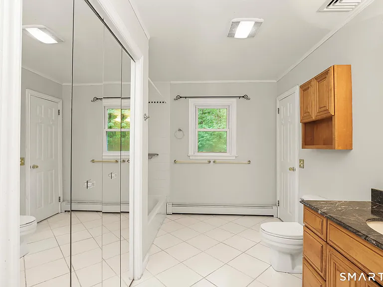 122 Deforest Rd — Photo 28