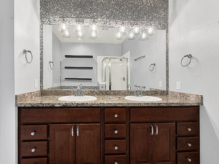 3105 Judge Holland Ln — Photo 8