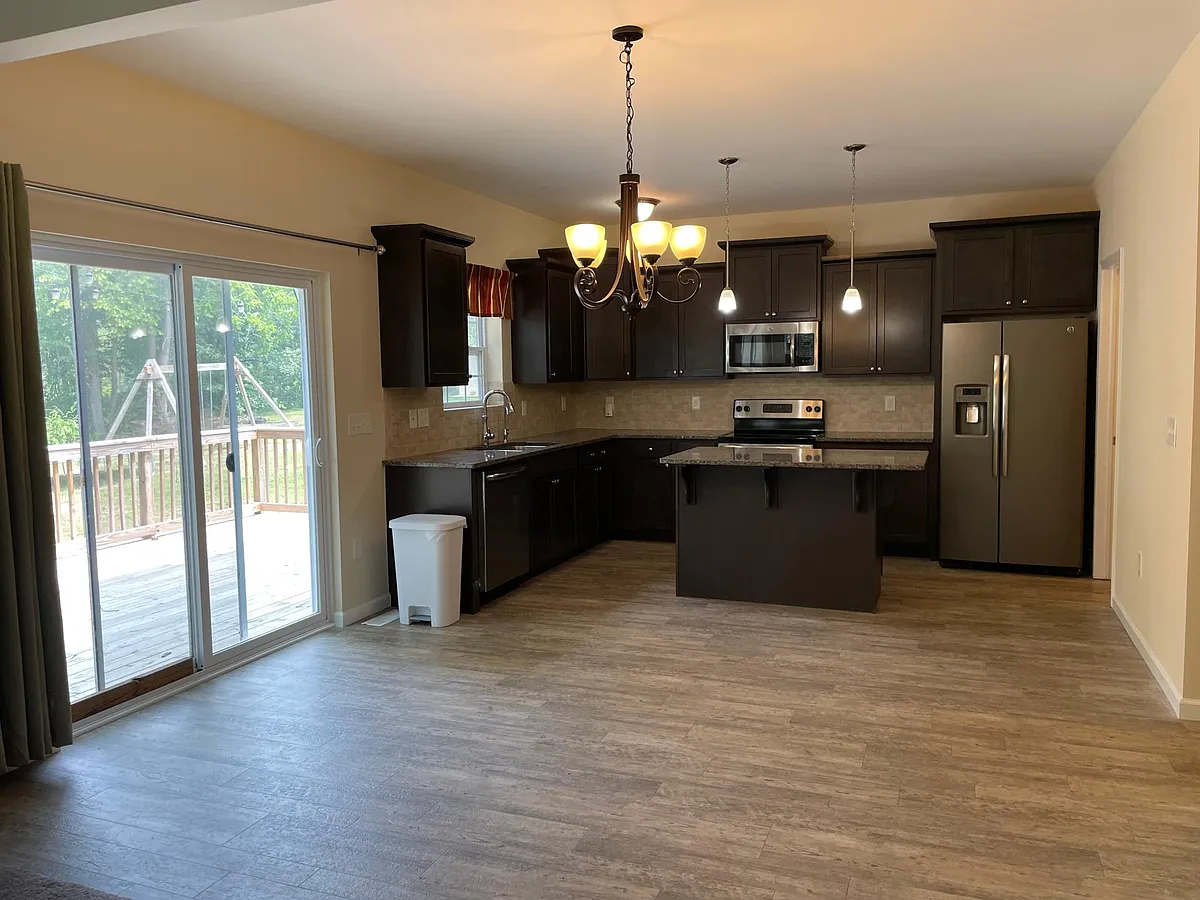 Building Photo - 16093 River Ridge Trl